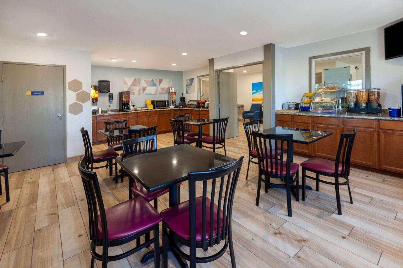 Days Inn By Wyndham Racine/Sturtevant Buitenkant foto