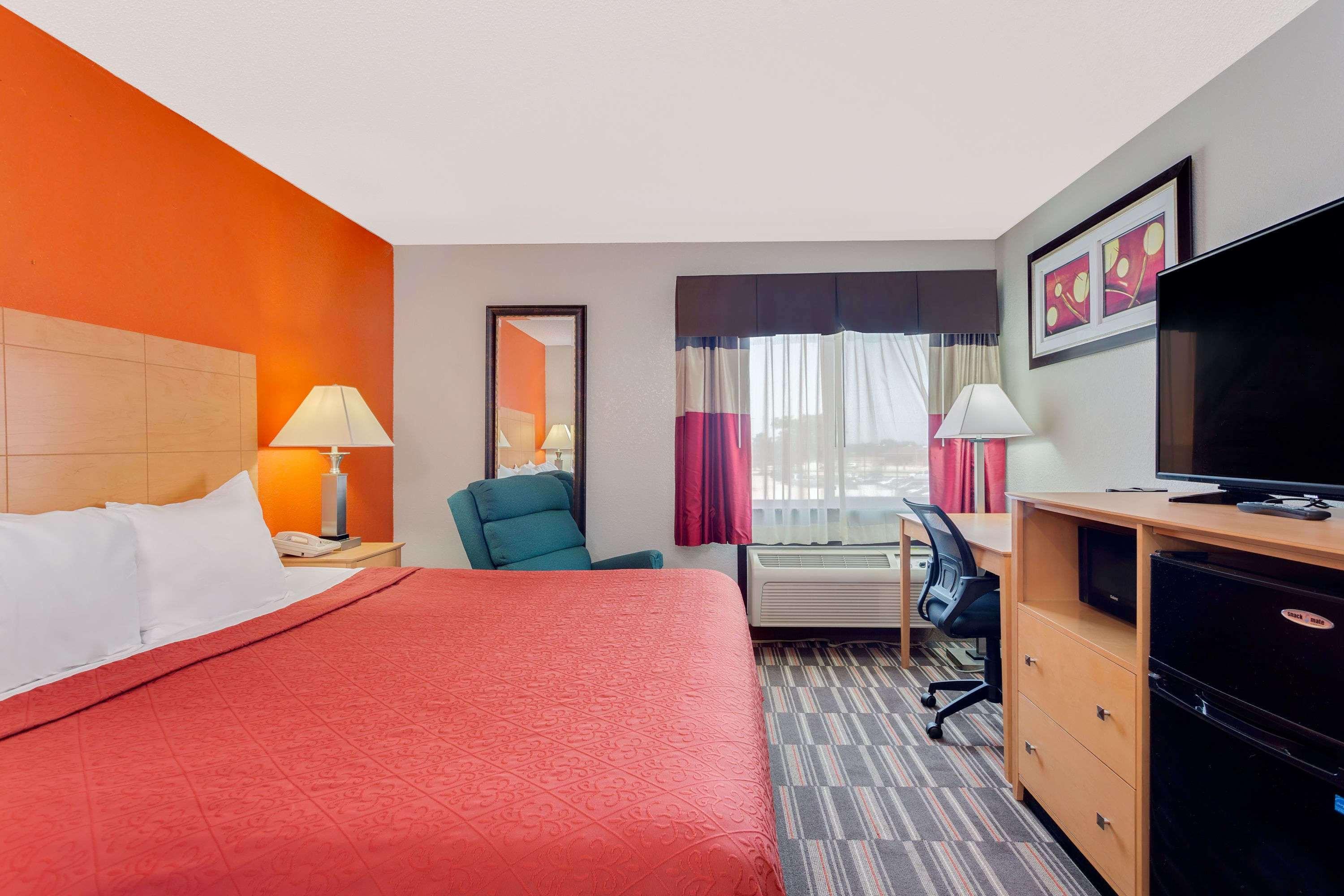 Days Inn By Wyndham Racine/Sturtevant Buitenkant foto
